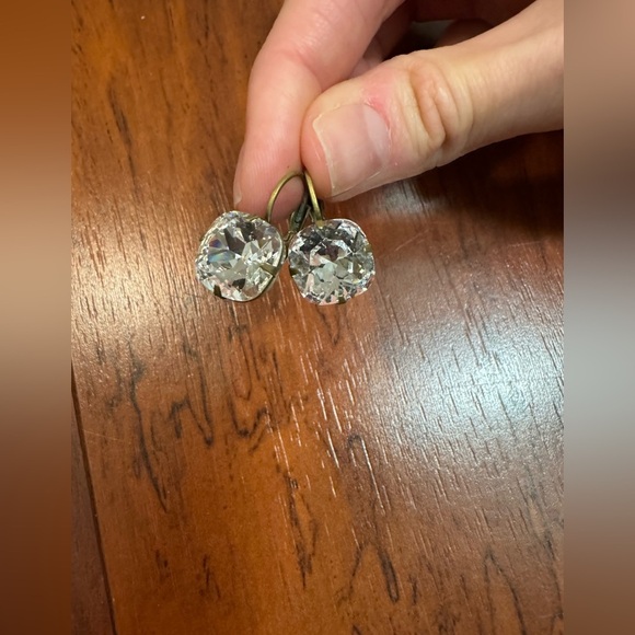 Elegant Crystal Earrings - Picture 1 of 4
